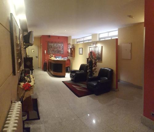 Lobbyen eller receptionen på Hostal Guzman El Bueno by gaiarooms
