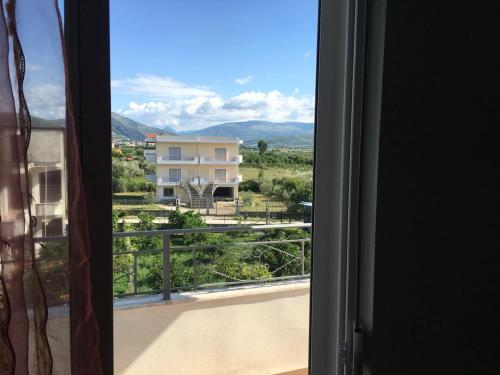 ホテルから撮影された、または一般的な山の景色