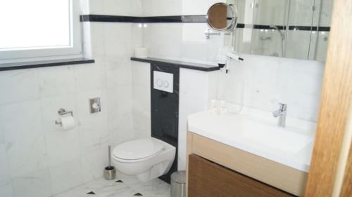 A bathroom at Villa Emilia