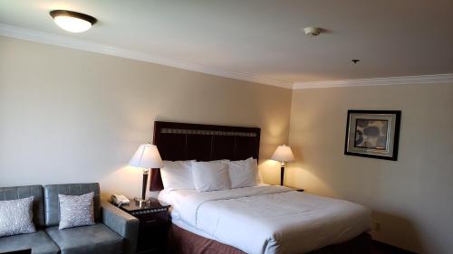 Ένα ή περισσότερα κρεβάτια σε δωμάτιο στο Oak Tree Inn