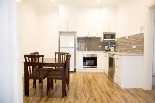 Apartments on Morrowにあるキッチンまたは簡易キッチン