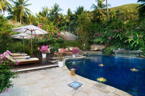 La alberca dentro o cerca de The Water Garden Hotel