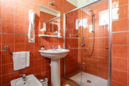 Phòng tắm tại Residenza Cartiera 243 Country House
