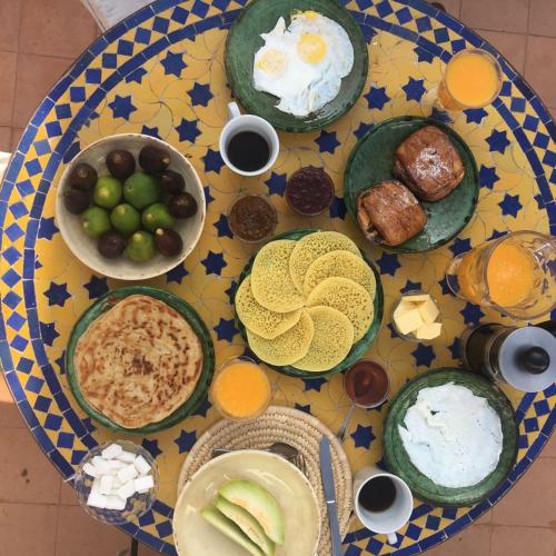 Mad på riaden eller i nærheden