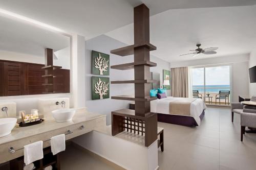 Katil atau katil-katil dalam bilik di Ventus at Marina El Cid Spa & Beach Resort - All Inclusive