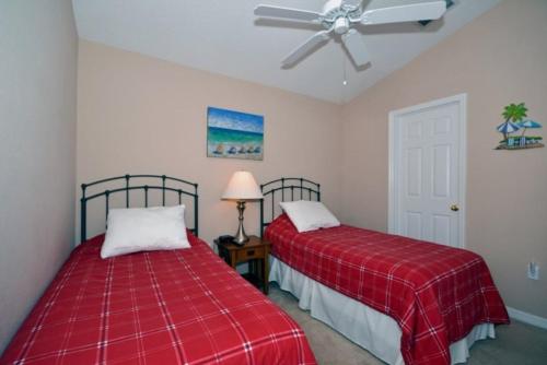 Lovely 4 Bedroom 3 Bath Villa with West Facing Pool, Davenport, United States