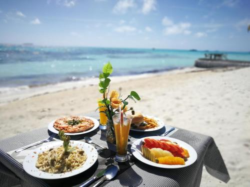 Afbeelding uit fotogalerij van Crown Beach Hotel Maldives - Our Lobby is a Private Beach in Dhiffushi