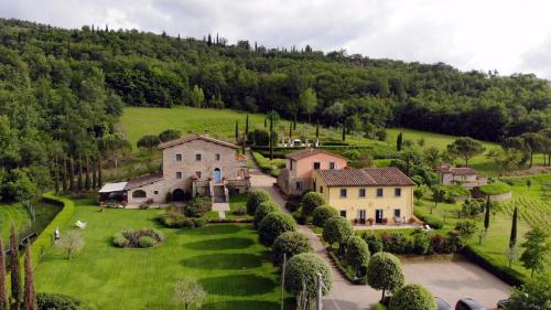 an aerial view of a house on a hill at Casa Portagioia in Castiglion Fiorentino