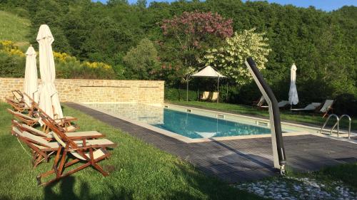 Piscina a La Tavola Dei Cavalieri o a prop