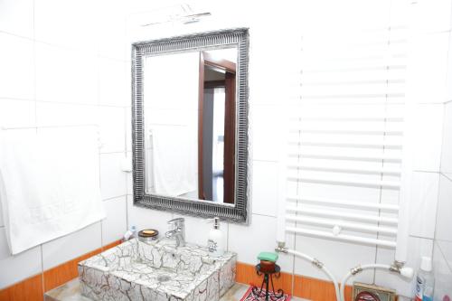 ห้องน้ำของ Apartment Nesti in Pristina Kosovo