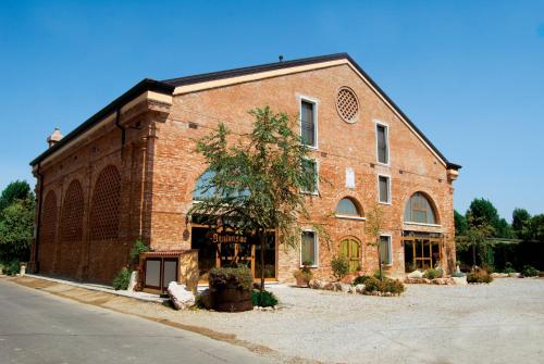 Gallery image of ALL'ALBARO AGRITURISMO in Salizzole