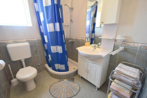 Ένα μπάνιο στο Apartment Valter