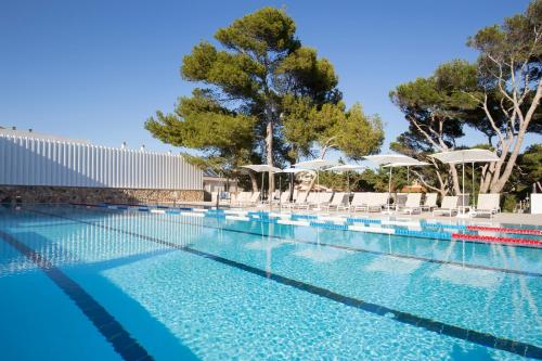 Hotel Bella Playa & Spaの敷地内または近くにあるプール