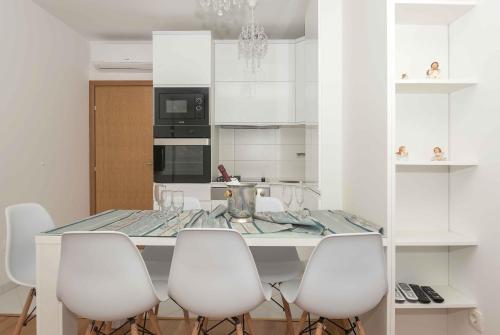 Kuchyň nebo kuchyňský kout v ubytování Apartman Ramljak