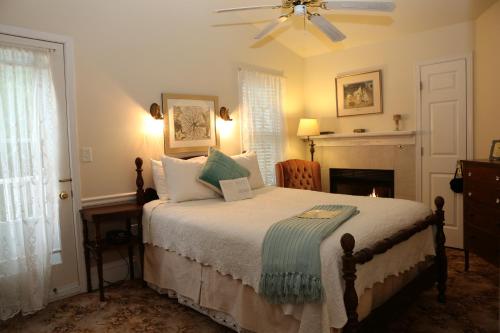 Gallery image of Martha's Vineyard B & B in South Haven