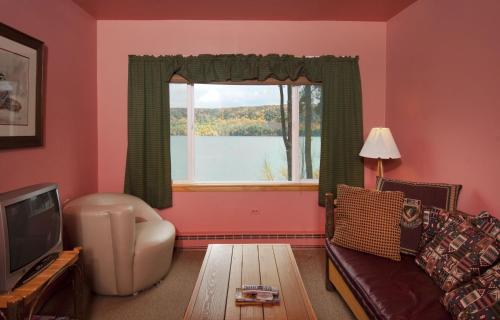 Gallery image of Cobblescote on the Lake in Cooperstown