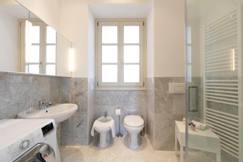 Ванная комната в Verbania - Luxury Italy Apartments