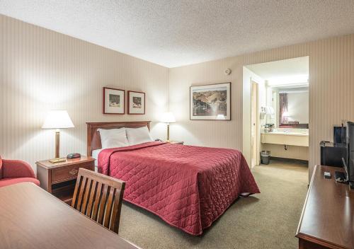 University Place Hotel and Conference Center Image