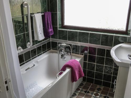 Phòng tắm tại Killary Bay View House