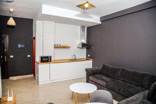 Kuchyň nebo kuchyňský kout v ubytování Arc Hotel Tirana