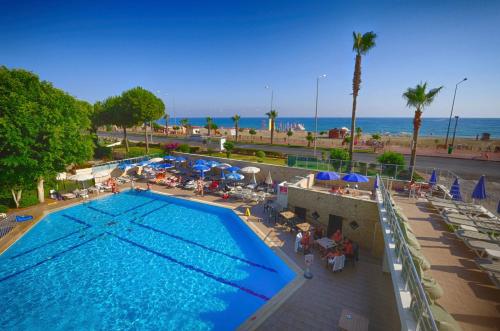 Foto da galeria de Big Blue Sky Hotel - All Inclusive em Alanya