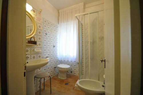 Koupelna v ubytování Hotel Fortuna