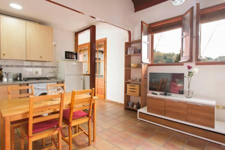 Luminous Alhambra view apartment in Albayzín