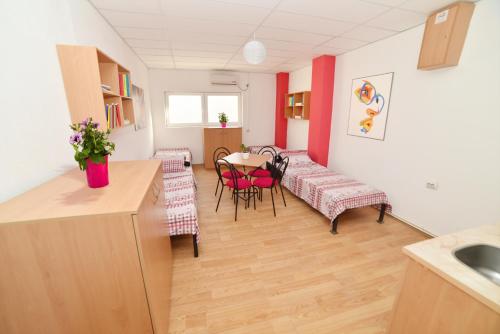 Gallery image of HILJADNIKOV Apartments in Štip