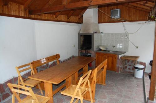 Dapur atau dapur kecil di Borova House