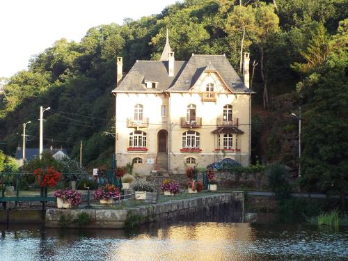 Galeriebild der Unterkunft Villa Tranquillité in Rohan