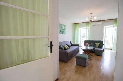 Apartment Mladen – Photos 2