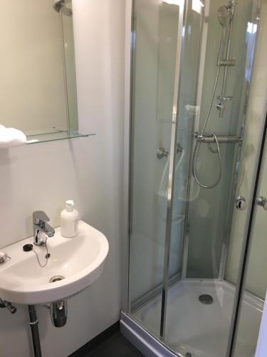 Phòng tắm tại Guesthouse- Møllegata 39