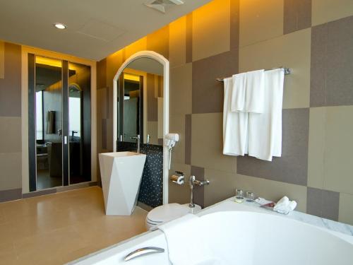 Ванная комната в Way Hotel Pattaya