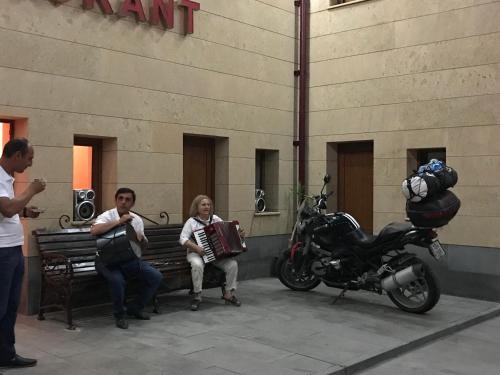 Clientes alojados en Armenia VanSevan Hotel