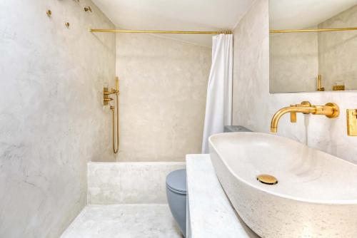 Kúpeľňa v ubytovaní Sagrado Corazon Penthouse in Malaga by Solaga Holiday Homes