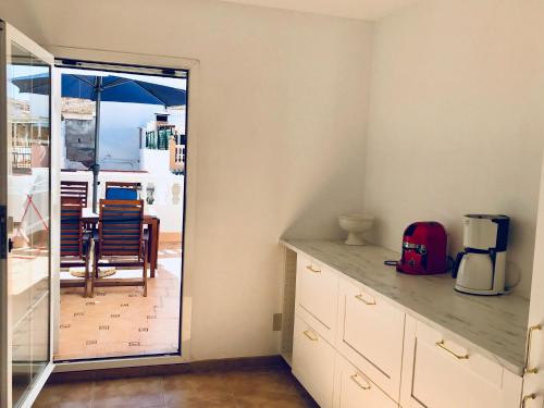 Private townhouse with roof terrace close to the beach