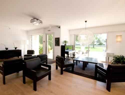 Posezení v ubytování Hotel le Crouesty
