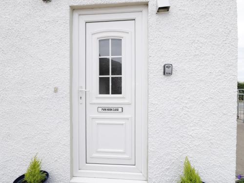 1 Park Nook Close – Photos 2