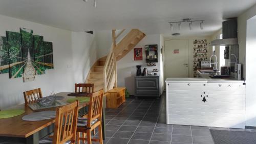 Η κουζίνα ή μικρή κουζίνα στο Chambres d'hotes Ti ar raniged