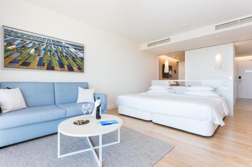 Cama o camas de una habitación en Palmares Beach House Hotel - Adults Only