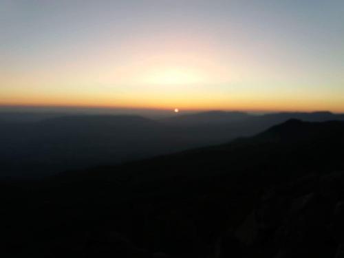 Amanecer o atardecer desde la casa de huéspedes o alrededores
