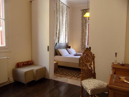 Finestra Rossa old town vintage house