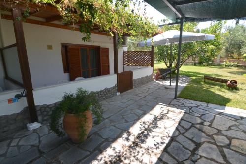 Gallery image of Fantasia Studios and Apartments in Neos Marmaras