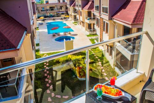 Bazén v ubytování Form Thermal Hotel & SPA Kaz Dağları nebo v jeho okolí