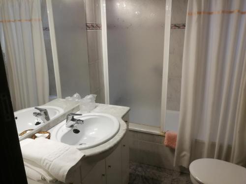Ванна кімната в Pensio Can Fabrellas