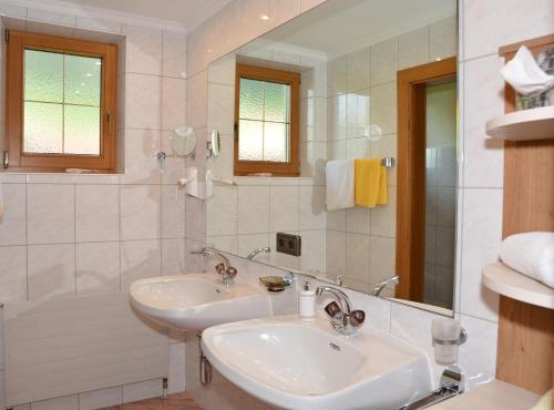 Koupelna v ubytování Landhaus Notburga