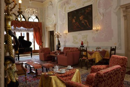 Hotel La Residenza Image