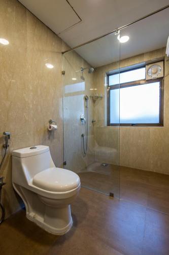 Un baño de Hotel Phoenix Koregaon Park