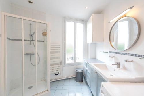 Photo de la galerie de l'établissement Veeve - Family Home in Issy-les-Moulineaux, à Issy-les-Moulineaux