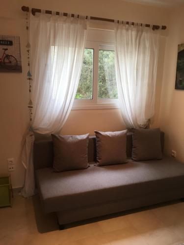 Χώρος καθιστικού στο Lovely Appartments Lygia Korinthias